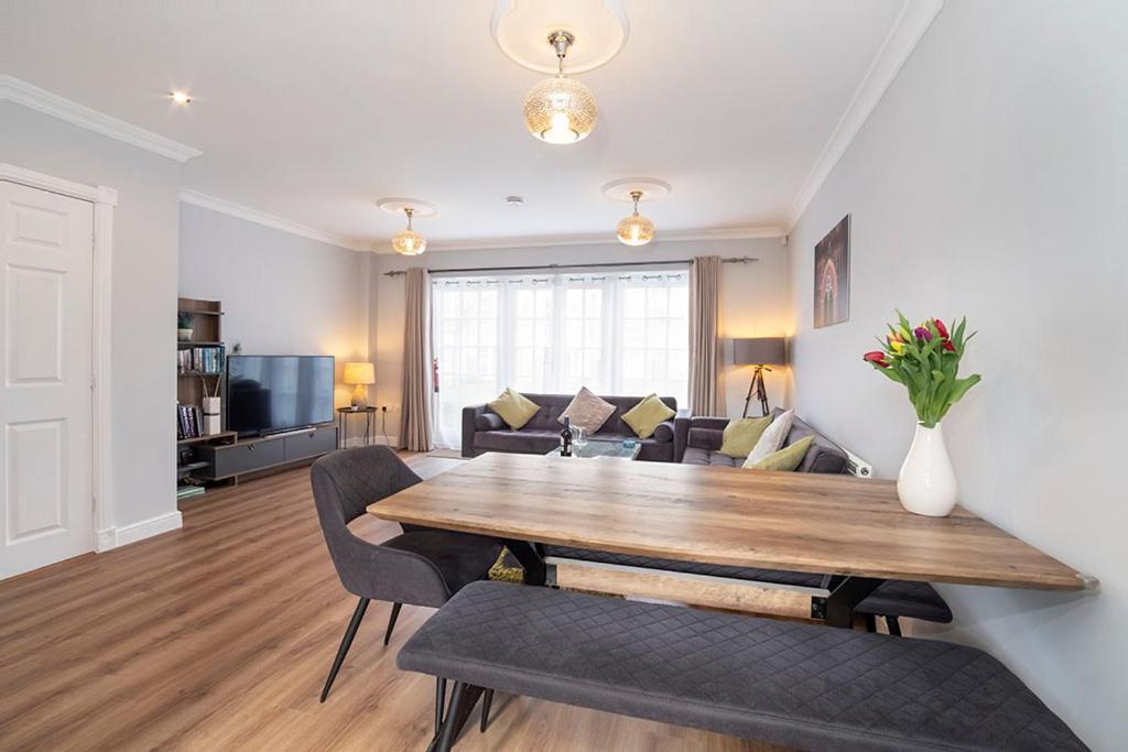 Thomas, Off Leeman Road, Sleeps 9 Villa ยอร์ค ภายนอก รูปภาพ