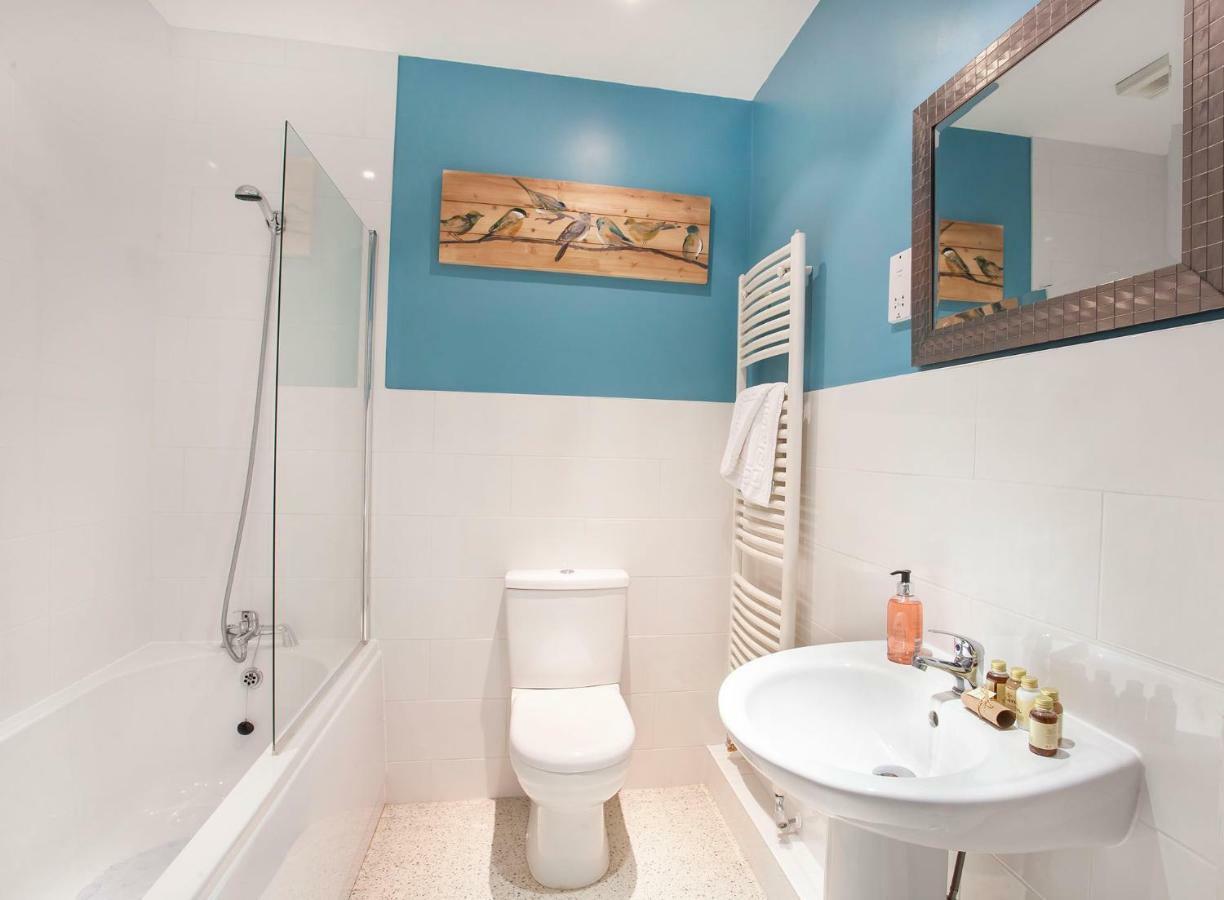 Thomas, Off Leeman Road, Sleeps 9 Villa ยอร์ค ภายนอก รูปภาพ