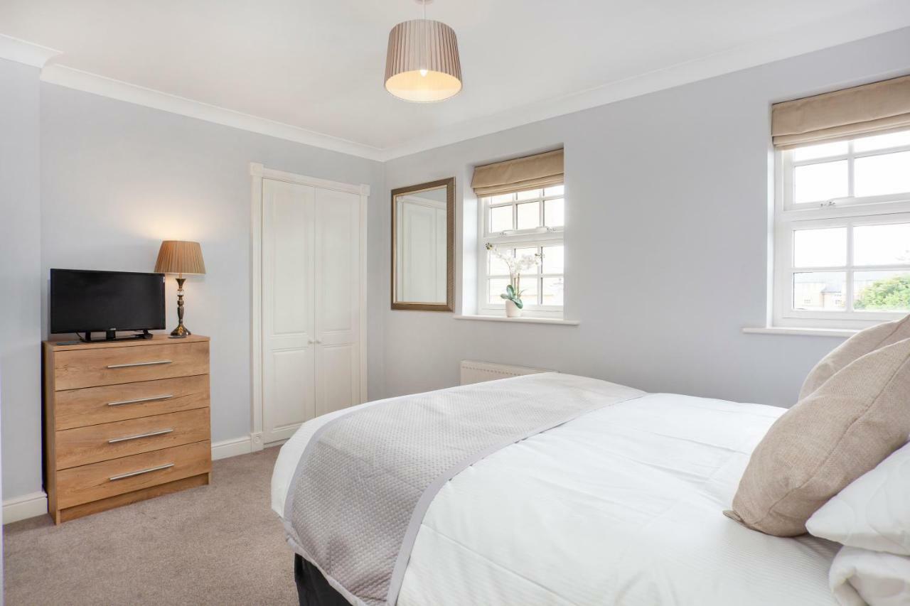 Thomas, Off Leeman Road, Sleeps 9 Villa ยอร์ค ภายนอก รูปภาพ